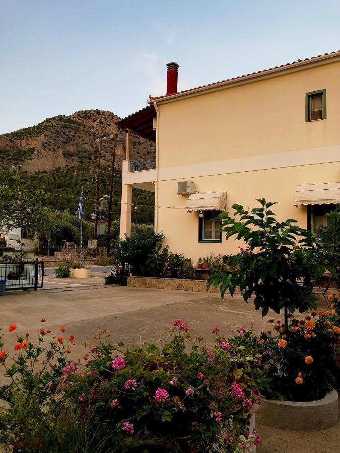 Ξενοδοχείο Κoσταρίνι Λεωνίδιο Εξωτερικό φωτογραφία