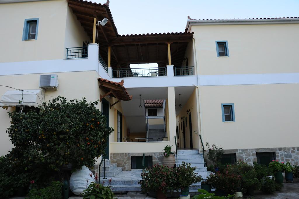 Ξενοδοχείο Κoσταρίνι Λεωνίδιο Εξωτερικό φωτογραφία