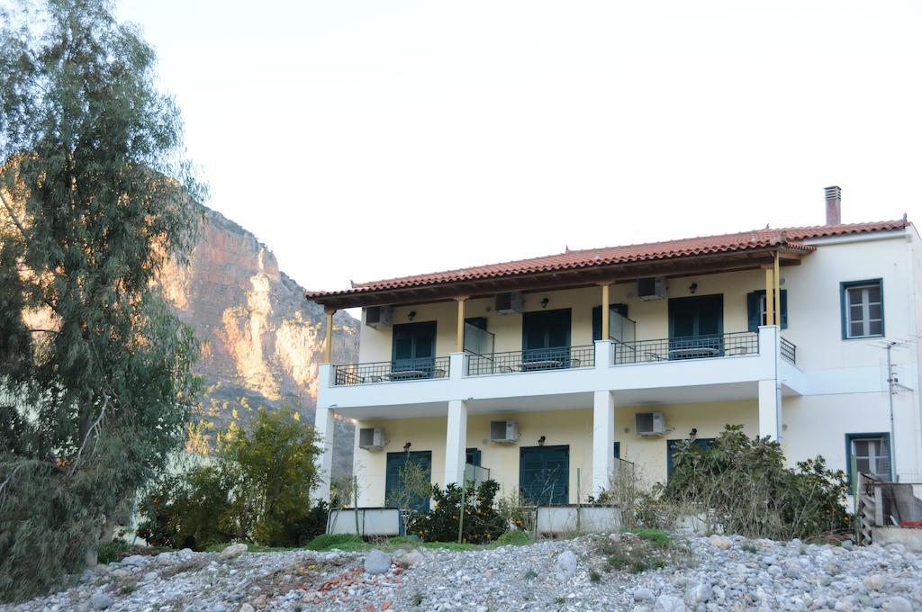 Ξενοδοχείο Κoσταρίνι Λεωνίδιο Εξωτερικό φωτογραφία