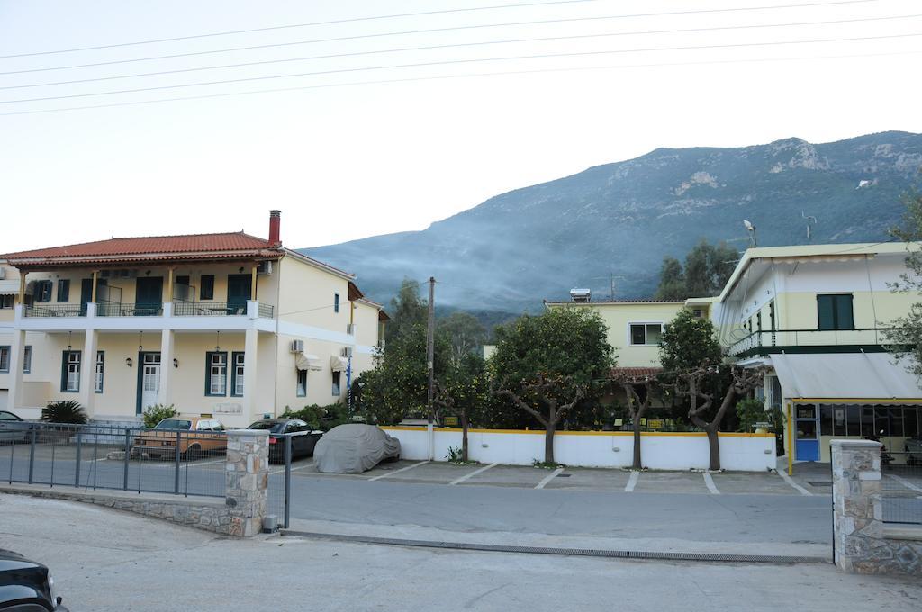 Ξενοδοχείο Κoσταρίνι Λεωνίδιο Εξωτερικό φωτογραφία