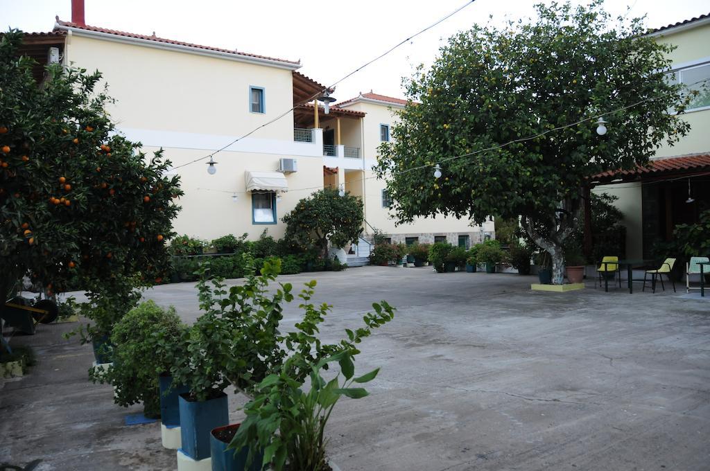 Ξενοδοχείο Κoσταρίνι Λεωνίδιο Εξωτερικό φωτογραφία