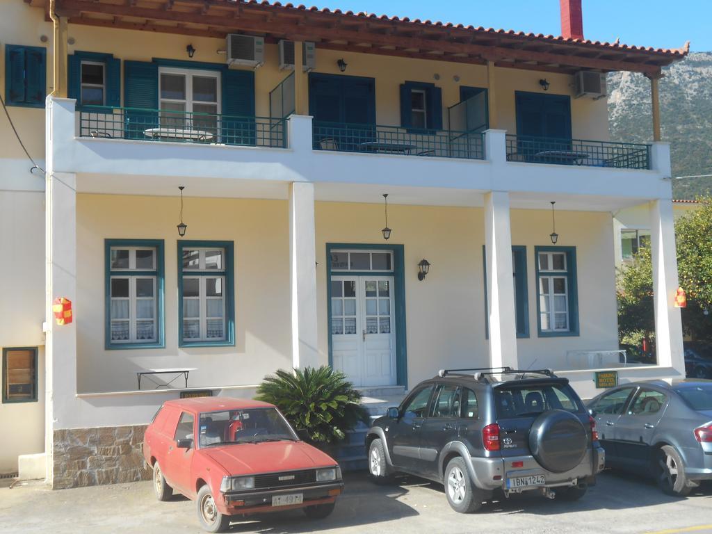 Ξενοδοχείο Κoσταρίνι Λεωνίδιο Εξωτερικό φωτογραφία
