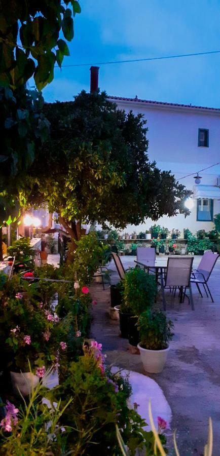 Ξενοδοχείο Κoσταρίνι Λεωνίδιο Εξωτερικό φωτογραφία